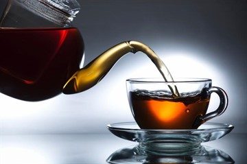 Черный чай повышает или понижает давление: влияние крепкого, сладкого и напитка с молоком на организм