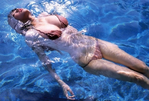 Можно ли плавать при обострении шейного остеохондроза?