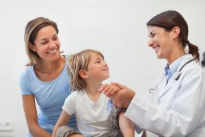 Причины возникновения и лечение артрита у детей