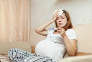 Cильный насморк при беременности: лечение и профилактика