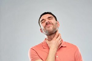 Воспаление и боли в задней стенке горла: причины, лечение и профилактика
