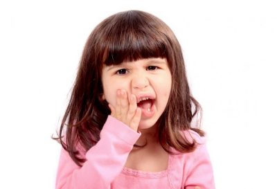 Использование Хлорофиллипта для полоскания горла у детей и взрослых
