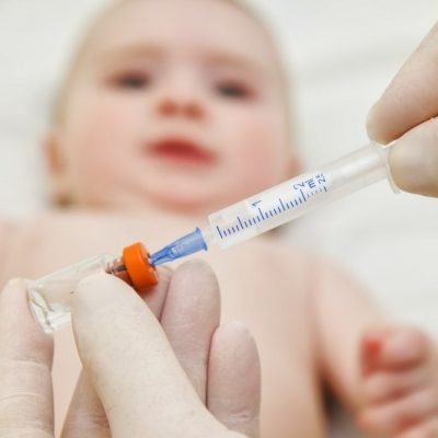 Причины появления кашля после прививки АКДС