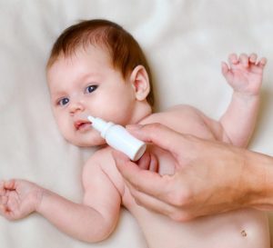 Лечение насморка у младенцев грудным молоком
