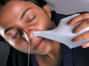 Чем промывать нос при насморке?