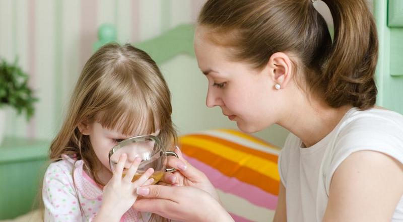 Как облегчить сухой кашель у ребёнка